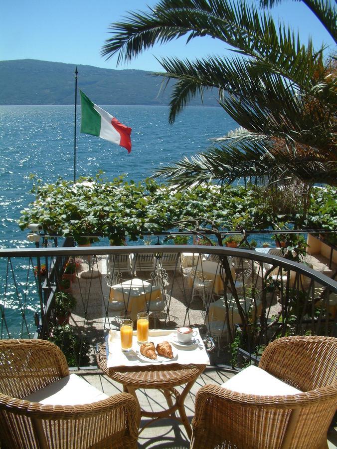 Hotel Du Lac Gargnano Exterior foto